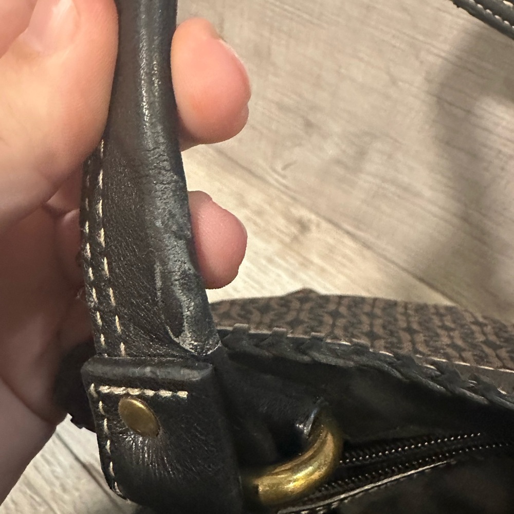 Fossil Double Handled Shoulder Bag With Key Charm - Picture 11 of 11